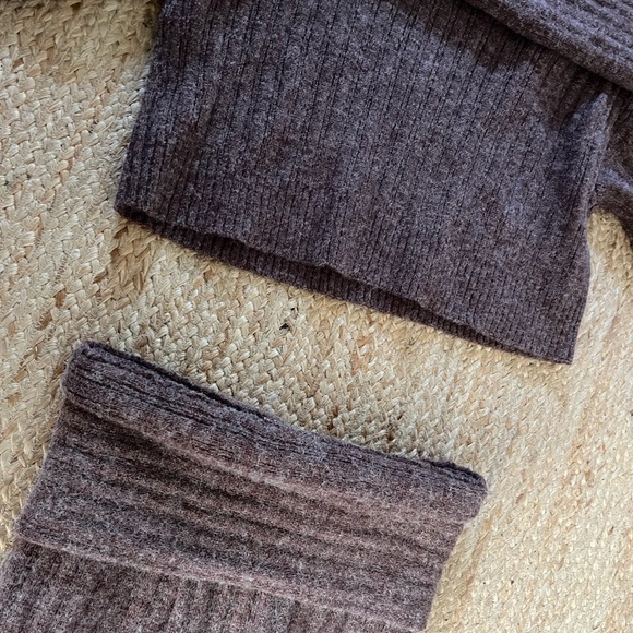 Brown Ribbed Knit Sweater Set - Picture 3 of 3